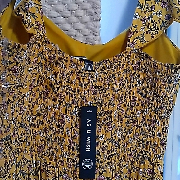 Dress - Picture 4 of 7